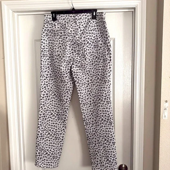 Style & Co. Animal Print Jeans. NWT - Picture 2 of 6